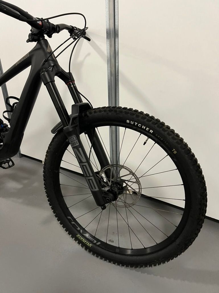 Used Specialized Enduro Expert 2023 2023 Mountainbike, Black, 29 — image 23 of 26