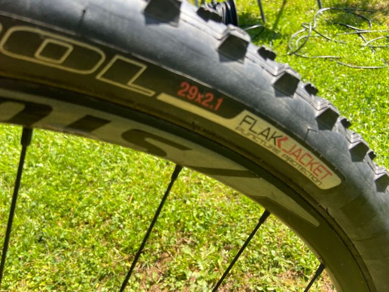 Used Specialized Jett Comp 29 2017 2017 Mountainbike, Purple, 29 — image 10 of 23