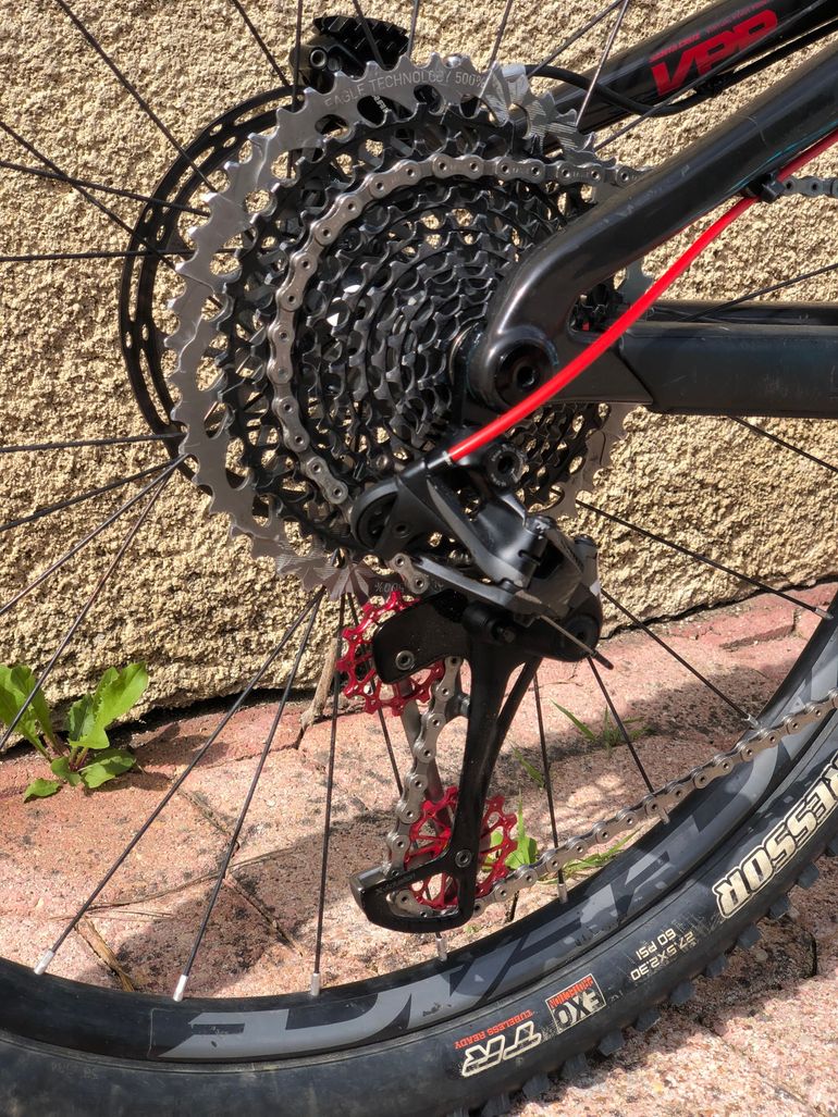 Used Santa Cruz Bronson Carbon CC X01 2018 2018 Mountainbike, Black, 27.5 — image 3 of 5