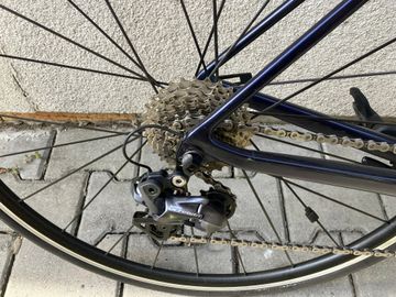 Canyon Ultimate CF SL 8.0 2019 2019 Road & Gravel usato, Blu — immagine 3 di 7