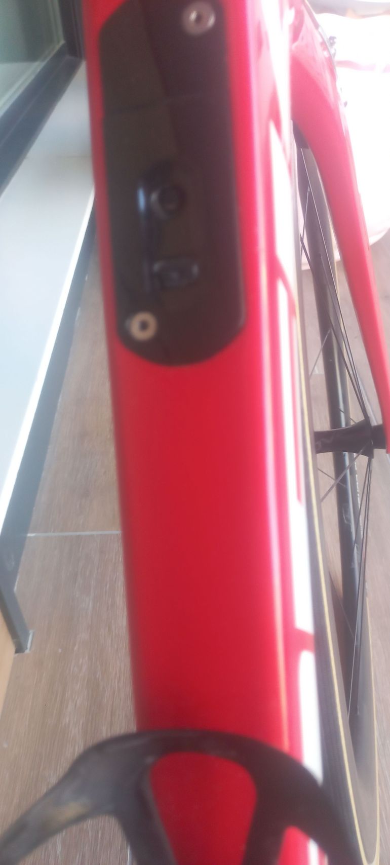 Used Trek Madone Sl6 2020 2020 Road & Gravel, Red — image 8 of 8