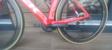 Used Trek Madone Sl6 2020 2020 Road & Gravel, Red — image 2 of 8