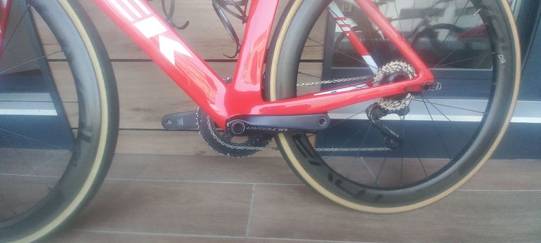 Used Trek Madone Sl6 2020 2020 Road & Gravel, Red — image 2 of 8