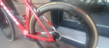 Used Trek Madone Sl6 2020 2020 Road & Gravel, Red — image 3 of 8