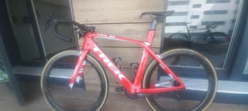 Used Trek Madone Sl6 2020 2020 Road & Gravel, Red — image 1 of 8