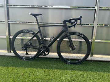Used Focus IZALCO MAX 9.9 2024 2024 Road & Gravel, Black — image 1 of 5