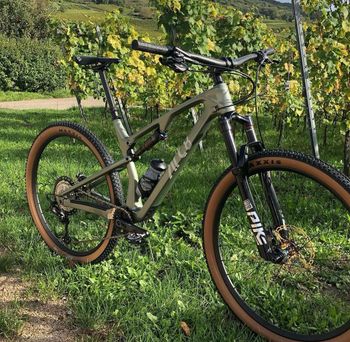 Used ARC 8 Essential 2021 Mountainbike, Light Gray — image 1 of 4
