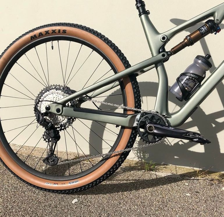 Used ARC 8 Essential 2021 Mountainbike, Light Gray — image 3 of 4