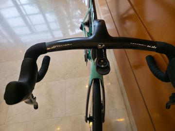 Used Bianchi Oltre SRAM Force ETap AXS Road & Gravel, Green — image 7 of 8