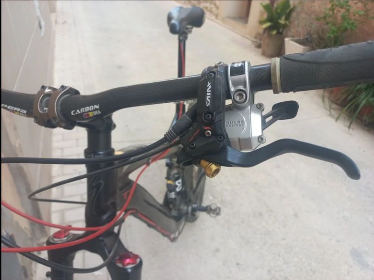 Used Specialized Enduro Comp Sl 2015 Mountainbike, Black — image 6 of 8