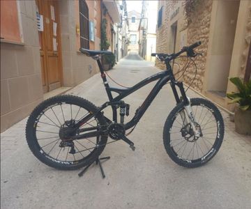 Used Specialized Enduro Comp Sl 2015 Mountainbike, Black — image 1 of 8
