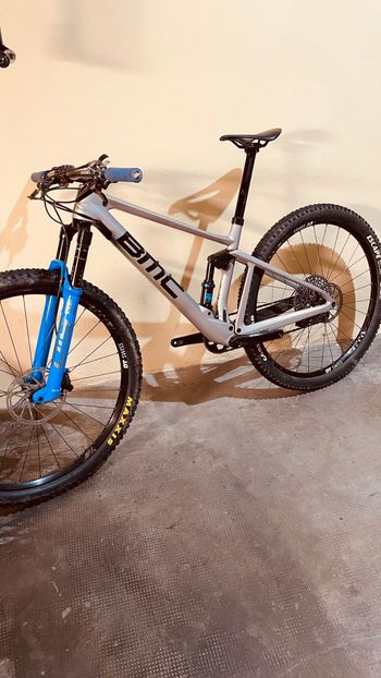 Gebrauchtes BMC Fourstroke Shimano Deore XT 2023 Mountainbike, Hellgrau — Bild 2 von 10