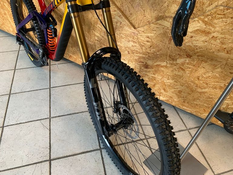 Tweedehands Giant Glory Advanced 2024 2024 Mountainbike — afbeelding 7 van 10