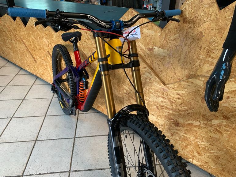 Tweedehands Giant Glory Advanced 2024 2024 Mountainbike — afbeelding 6 van 10