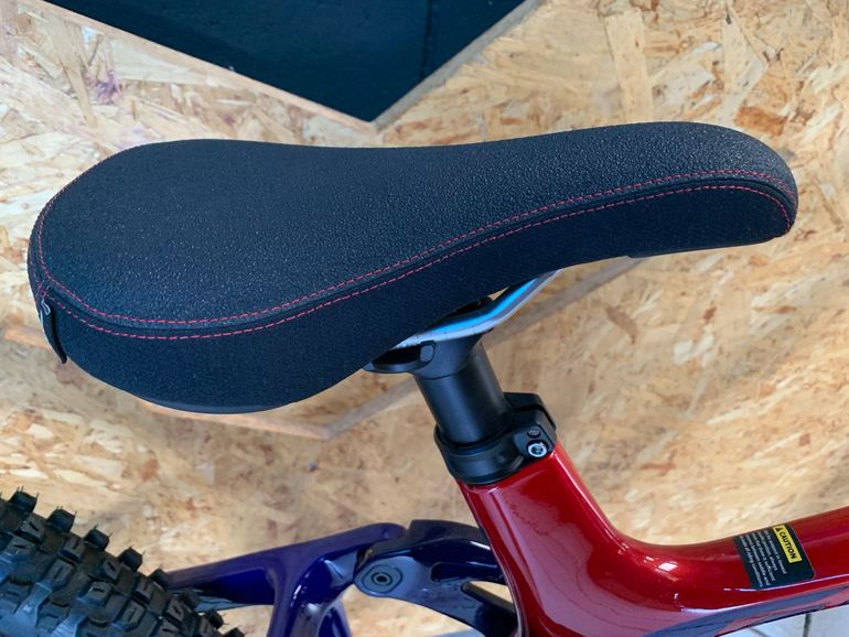 Tweedehands Giant Glory Advanced 2024 2024 Mountainbike — afbeelding 8 van 10