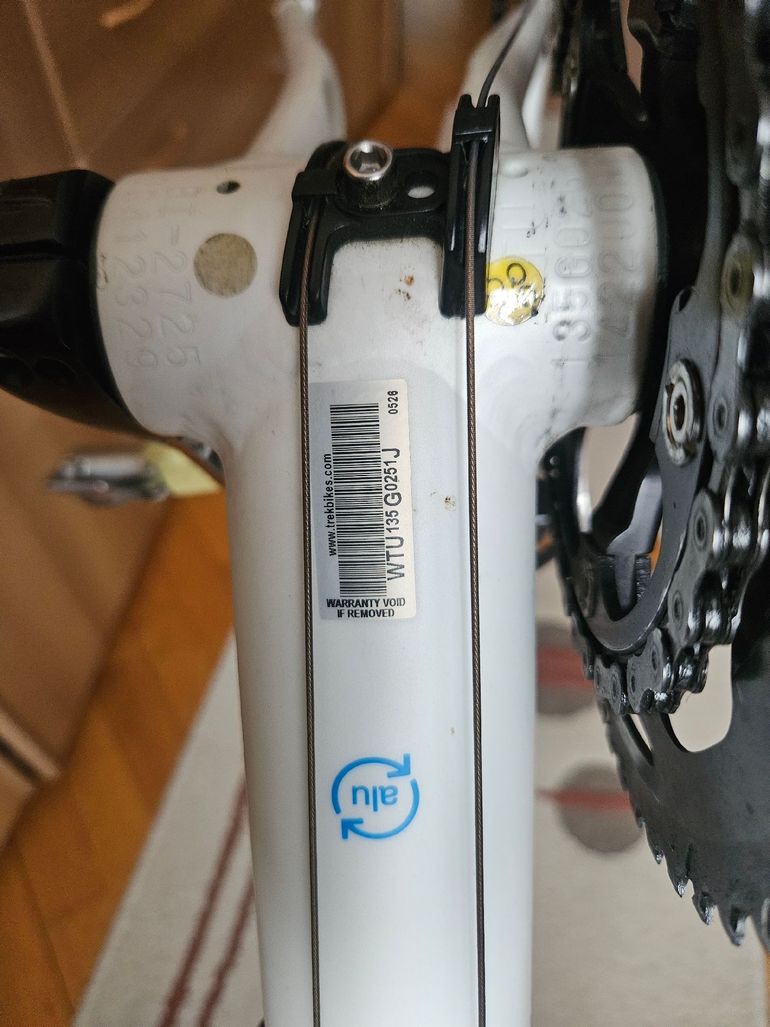 Used Trek Alpha 200 2021 Road & Gravel, White — image 10 of 11