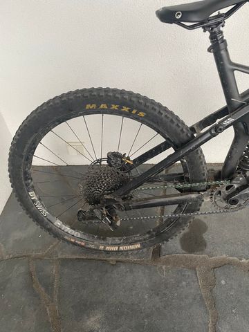 Used Canyon Strive Shimano Saint 2018 Mountainbike, Black — image 2 of 6