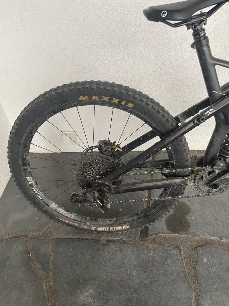 Used Canyon Strive Shimano Saint 2018 Mountainbike, Black — image 2 of 6