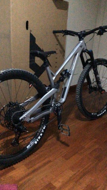 Used YT Industries Jeffsy CORE 2 2021 2021 Mountainbike, Light Gray, 27.5 — image 2 of 4
