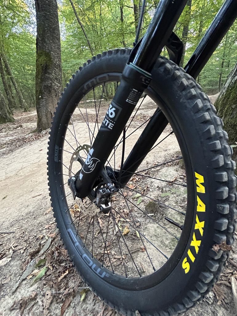 Used Canyon Torque CF 8.0 2020 2020 Mountainbike, Black, 27.5 — image 9 of 11