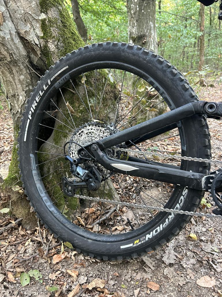 Used Canyon Torque CF 8.0 2020 2020 Mountainbike, Black, 27.5 — image 6 of 11