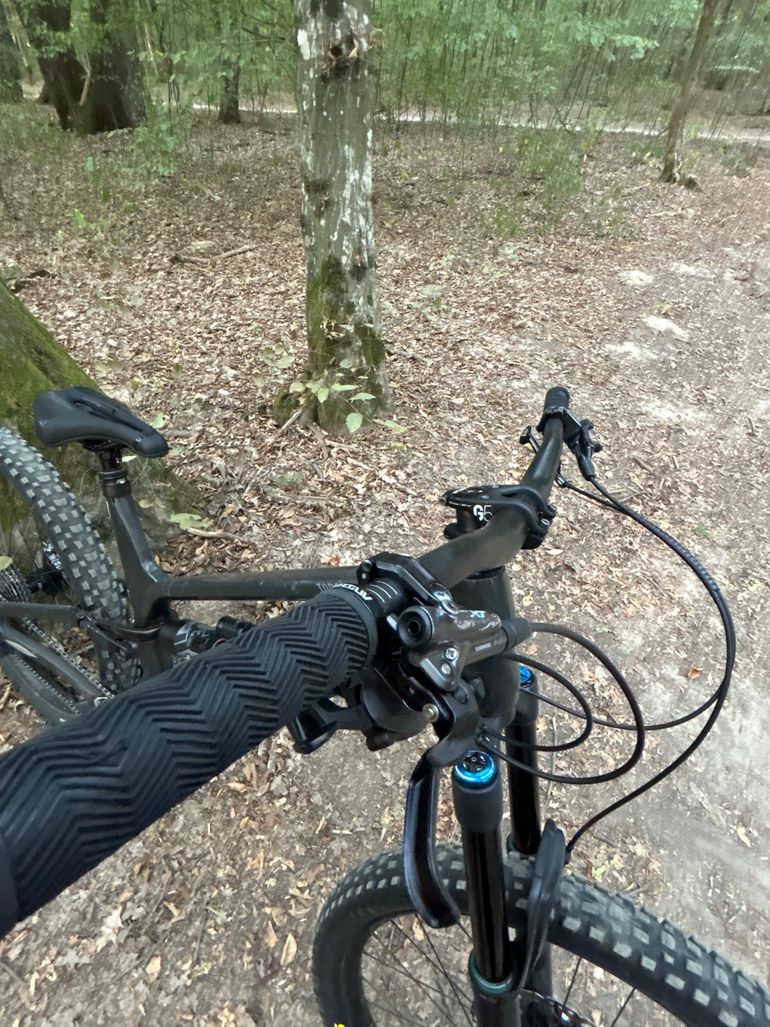 Used Canyon Torque CF 8.0 2020 2020 Mountainbike, Black, 27.5 — image 8 of 11