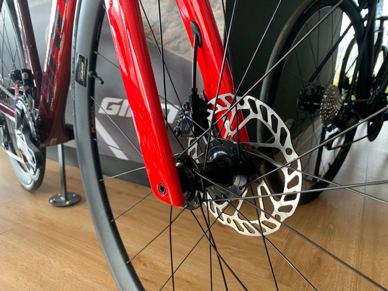 Used Giant Propel Advanced 2 2024 2024 Road & Gravel, Red — image 5 of 7