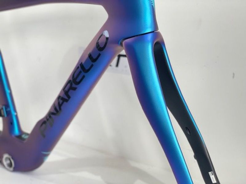 Pinarello Dogma F Disc Frameset 2025 Road & Gravel d'occasion — image 7 sur 9