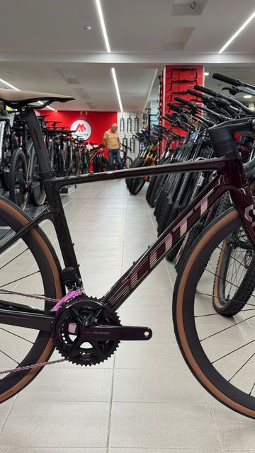 Used Scott Custom Shimano 105 Di2 2024 Road & Gravel, Red — image 1 of 10