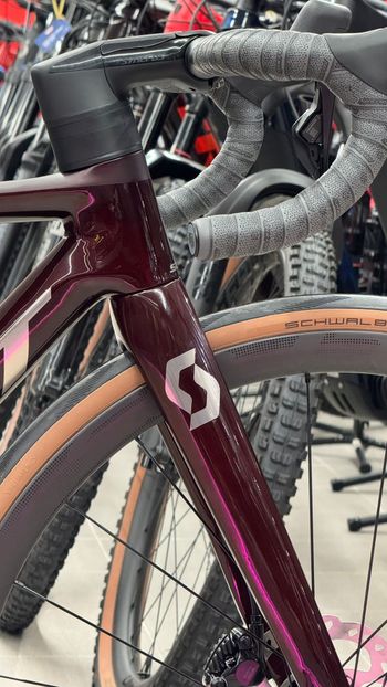 Used Scott Custom Shimano 105 Di2 2024 Road & Gravel, Red — image 10 of 10