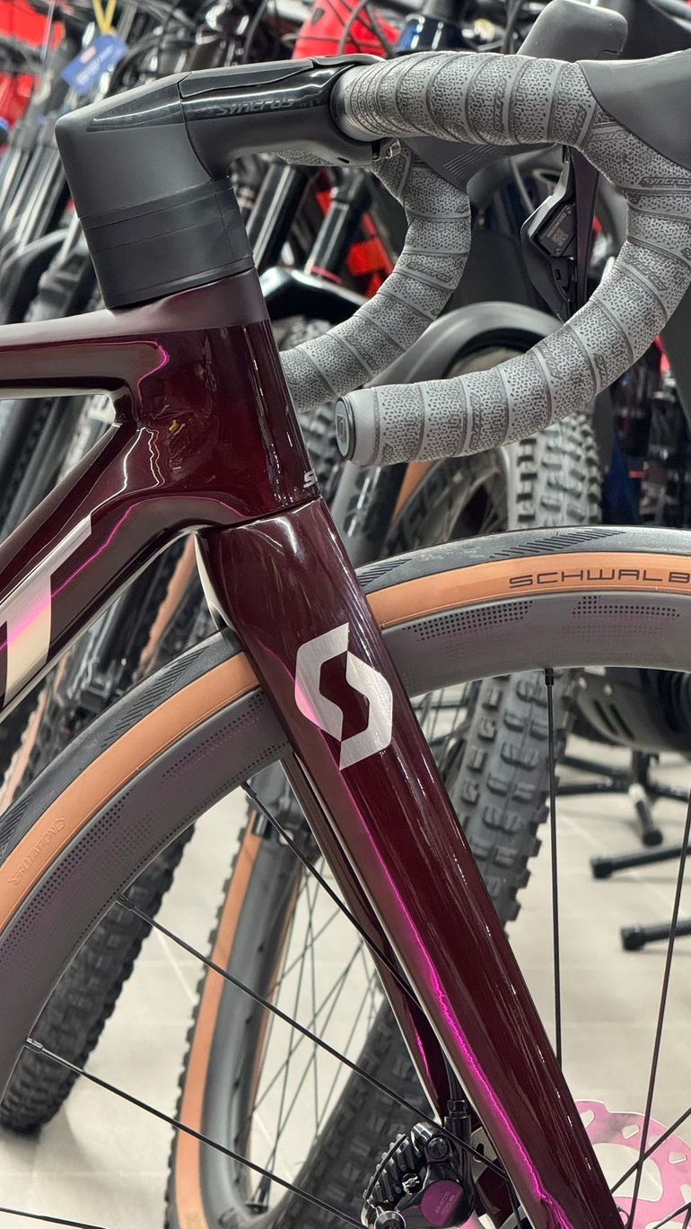 Used Scott Custom Shimano 105 Di2 2024 Road & Gravel, Red — image 10 of 10