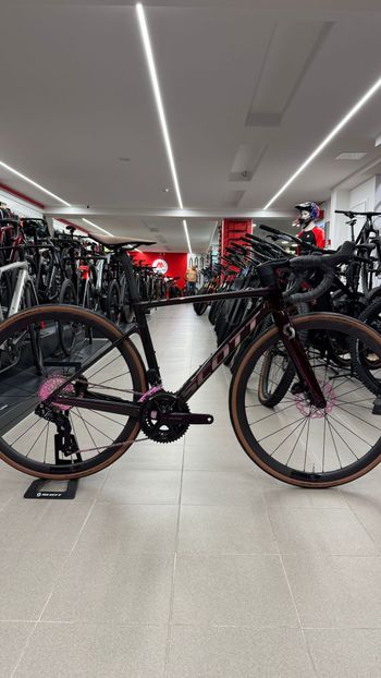 Used Scott Custom Shimano 105 Di2 2024 Road & Gravel, Red — image 8 of 10