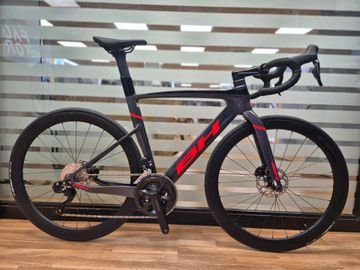 Używany BH Aerolight Shimano 105 Di2 2024 Road & Gravel