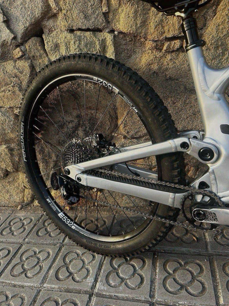 Scott Genius 940 2024 2024 Mountainbike d'occasion — image 3 sur 8