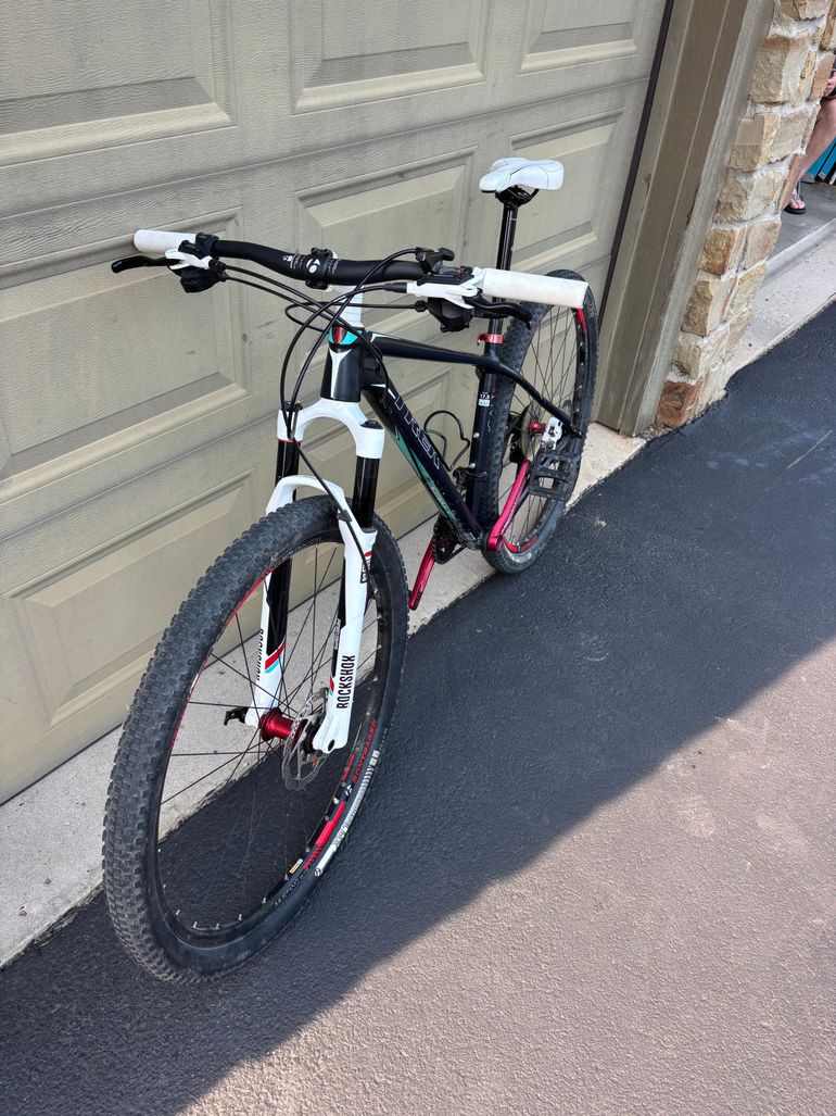 Used Trek Cali SLX 2015 2015 Mountainbike, Light Gray, 27.5, 29 — image 8 of 9