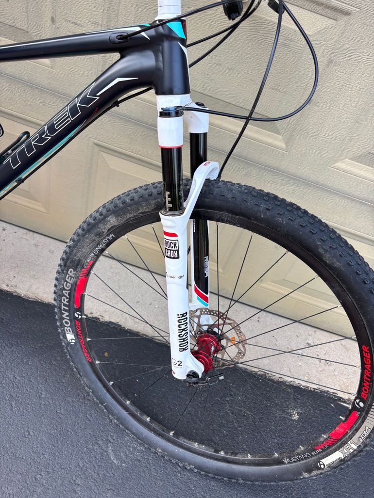 Used Trek Cali SLX 2015 2015 Mountainbike, Light Gray, 27.5, 29 — image 9 of 9