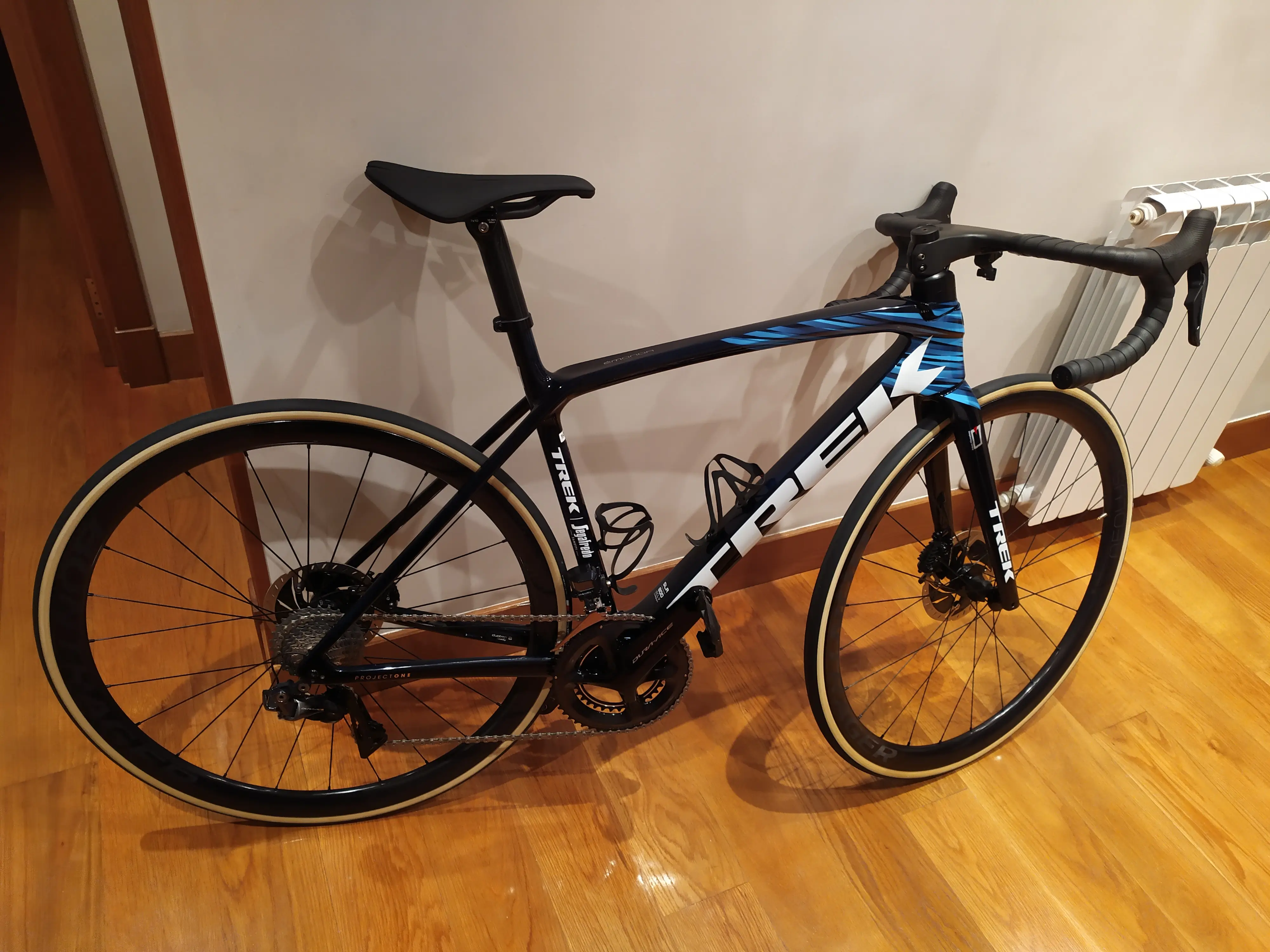 Trek monda SLR 9 Disc used in M buycycle