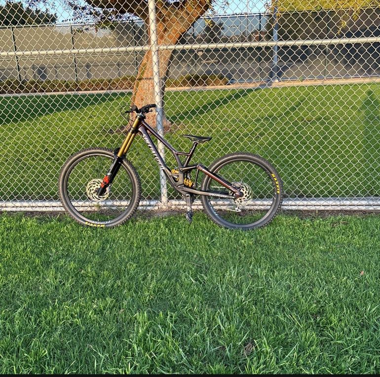 Used Specialized Demo Race 2022 2022 Mountainbike, Black, 29, 27.5 — image 12 of 12