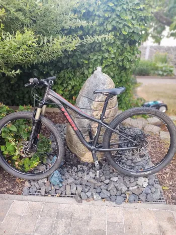 Used Trek Superfly 26 2017 Mountainbike, Black — image 2 of 4