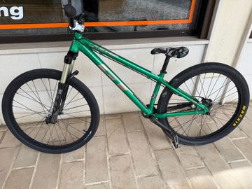 Used GT LaBomba 24 2023 2023 Mountainbike, Green, 24 — image 6 of 7