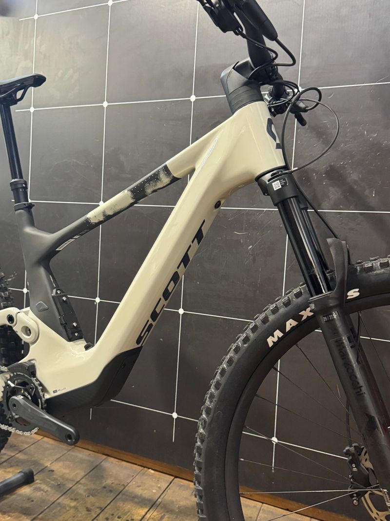 Used Scott Voltage eRIDE 920 2024 2024 Mountainbike, Light Gray, 29 — image 2 of 5