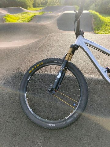 Used Dartmoor Shine Pro 2016 2016 Mountainbike, Light Gray — image 2 of 5