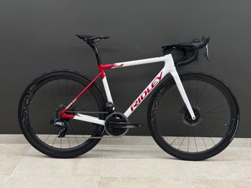 Tweedehands Ridley Helium 2022 Road & Gravel — afbeelding 1 van 4