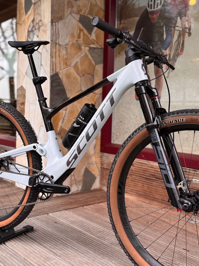 Scott Spark RC Team 2025 Mountainbike usato, Bianco — immagine 3 di 7