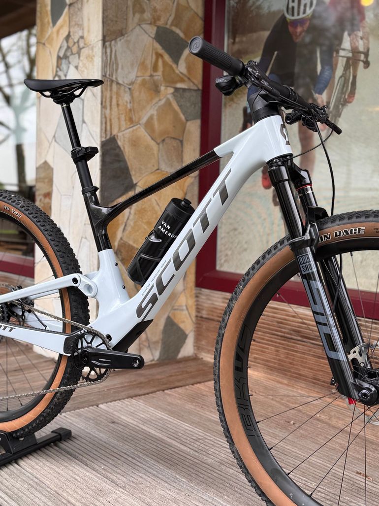 Scott Spark RC Team 2025 Mountainbike usato, Bianco — immagine 4 di 7