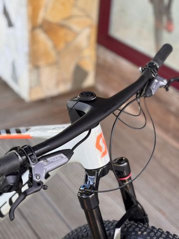 Used Scott Spark RC Team Issue 2025 Mountainbike, Light Gray — image 4 of 5