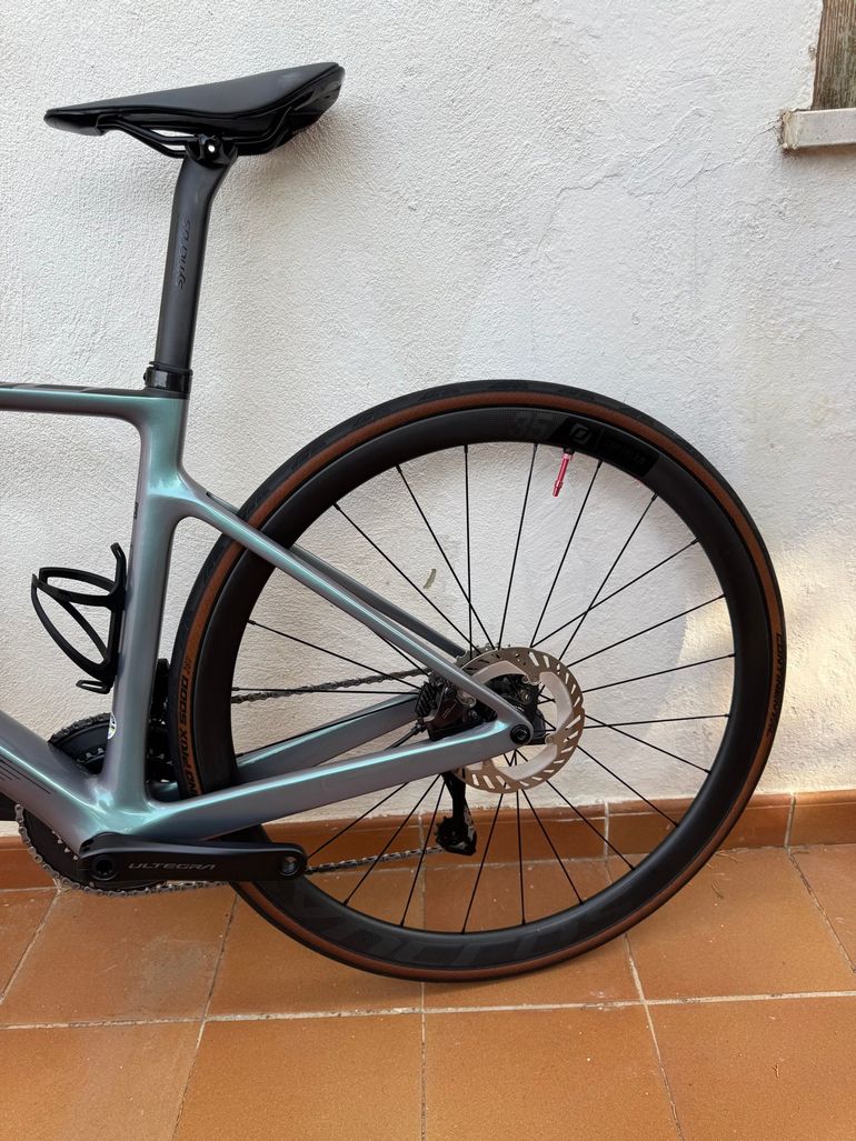 Used Scott Addict RC 15 2024 2024 Road & Gravel, Light Gray — image 7 of 10