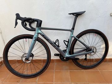 Used Scott Addict RC 15 2024 2024 Road & Gravel, Light Gray — image 2 of 10