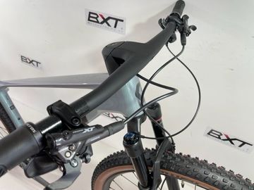 Used Scott Scale RC Team Issue TR 2024 2024 Mountainbike, Light Gray, 29 — image 4 of 5