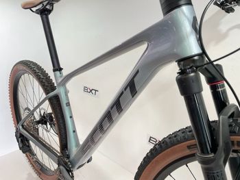 Used Scott Scale RC Team Issue TR 2024 2024 Mountainbike, Light Gray, 29 — image 6 of 7